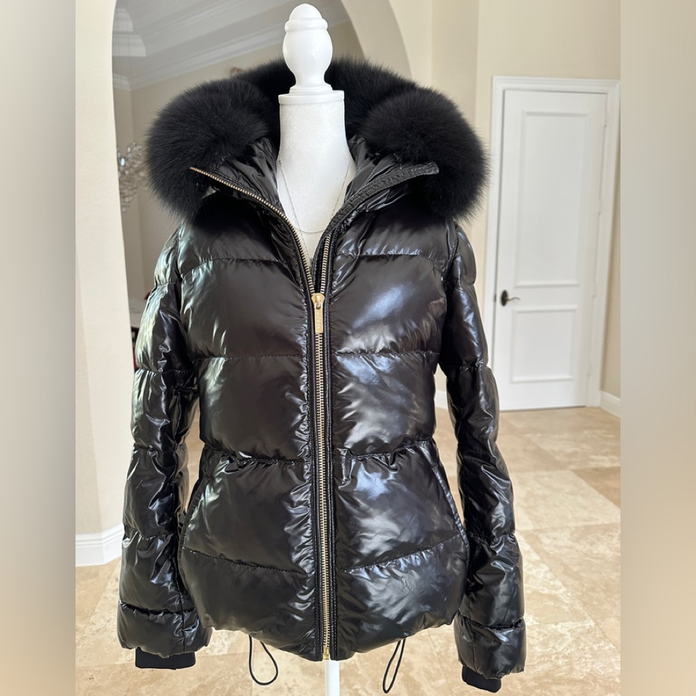 GORSKI Shiny Black Puffer Coat with Fur Trim